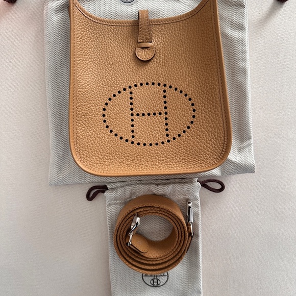 HERMES NIB Mini Evelyne TPM Biscuit Handbag. Clemence Leather/Palladium Hardware - Picture 11 of 13